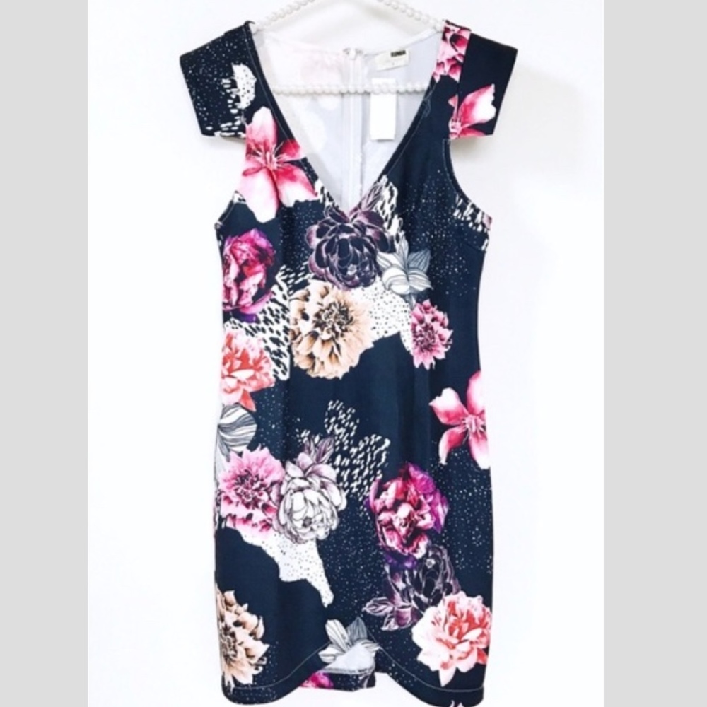 NEVER WORN LF FLORAL TIGHT DRESS